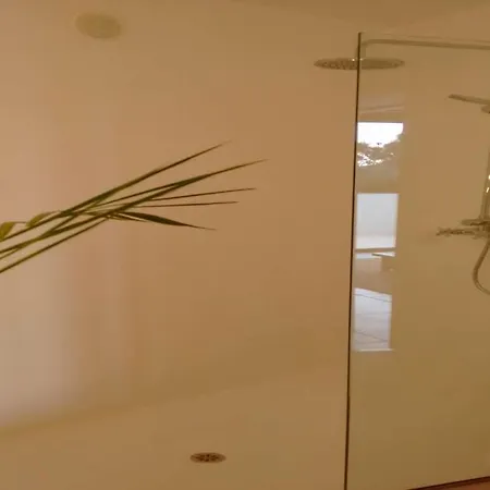 Sleeps 4 Pool Wifi T691448 カレタ・デ・ファマラ