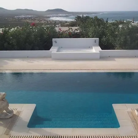 Hébergement de vacances Sleeps 4 Pool Wifi T691448